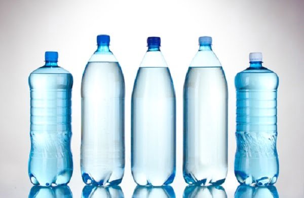 مخاطر-الزجاجات-البلاستيك