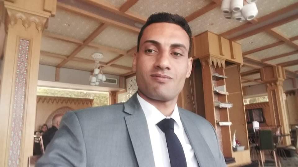الكاتب الصحفي أحمد شندي