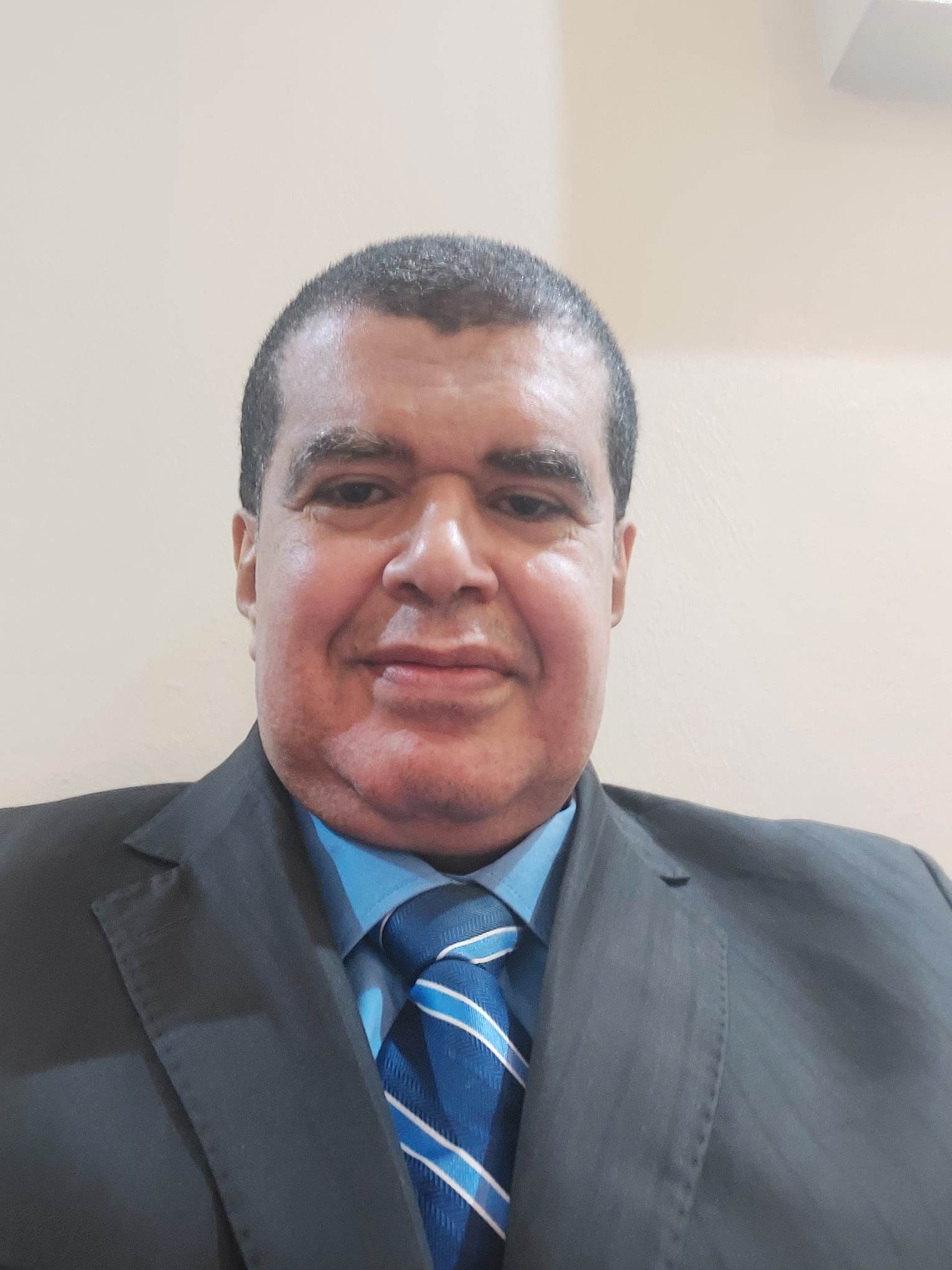 الدكتور مدحت العزب 3