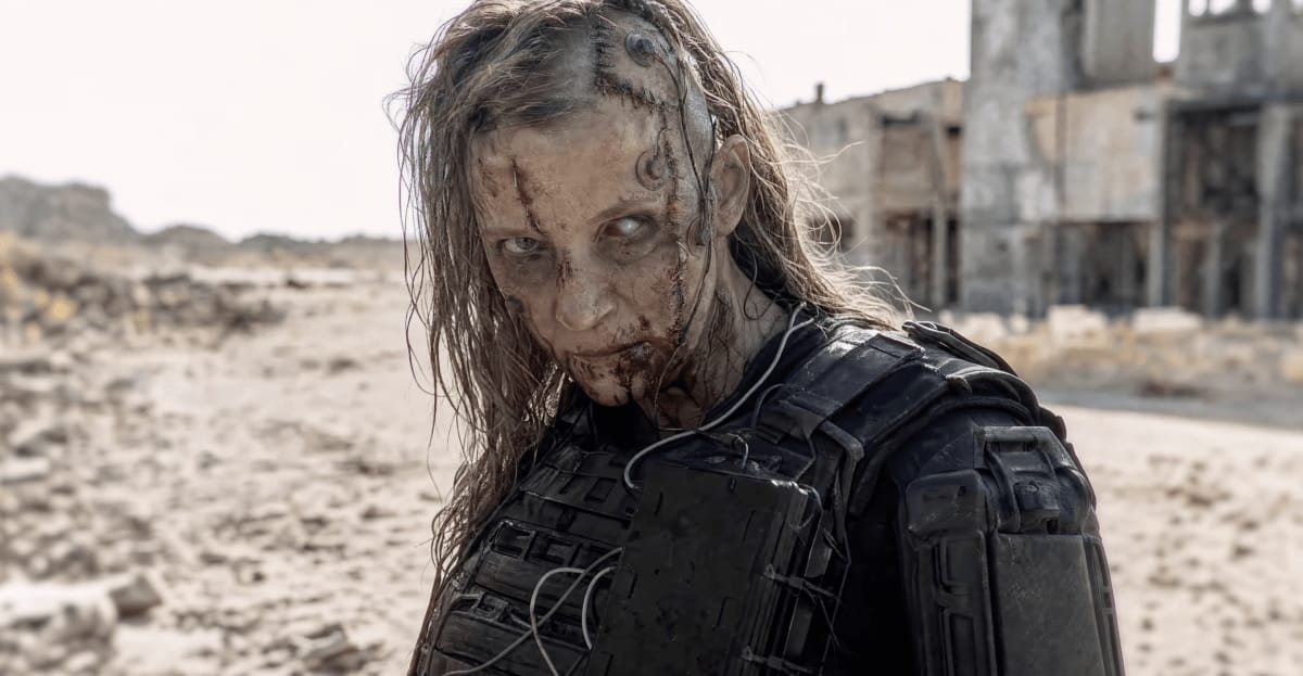 كاميرا سينمائية متطورة تصور وجهاً رقمياً تم إنشاؤه بواسطة الذكاء الاصطناعي.