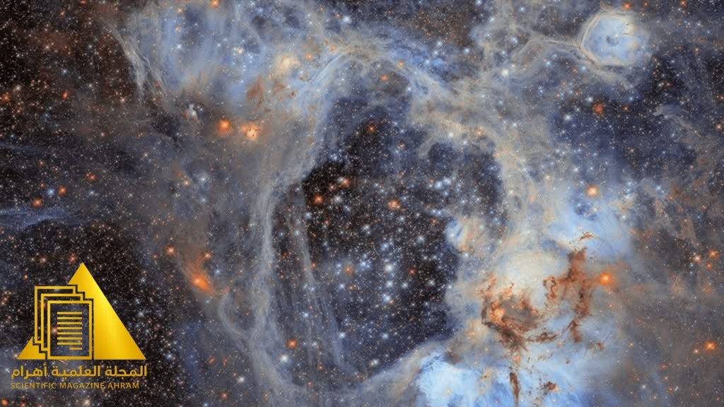 الفقاعة الكونية العملاقة N44 كما رصدها تلسكوب هابل